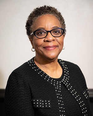 Karen Evans headshot