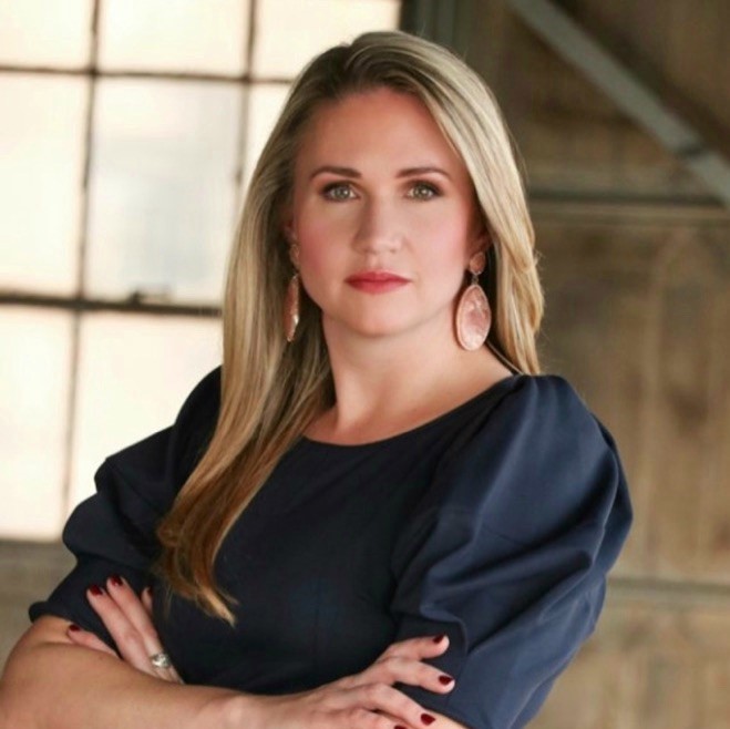 Lindsay Forlines headshot